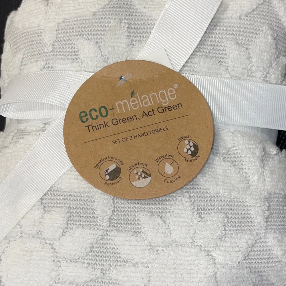 Gray & White Textured Hand Towels🛁